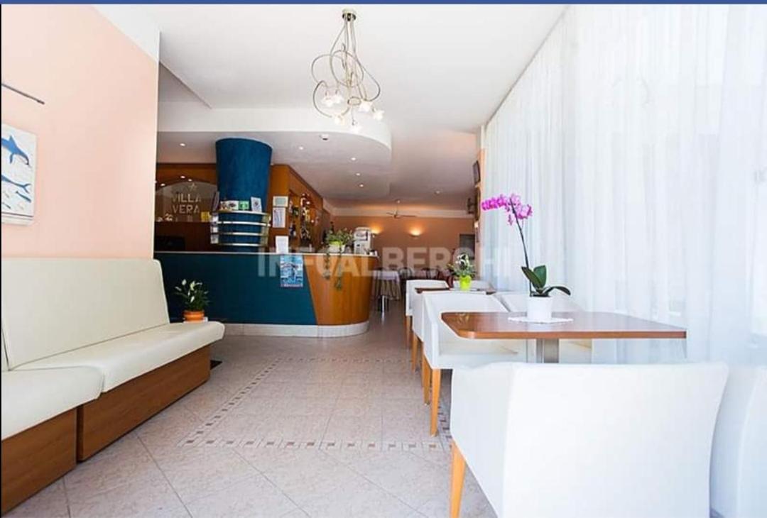 Hotel Villa Vera Римини Экстерьер фото
