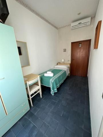 Hotel Villa Vera Римини Экстерьер фото