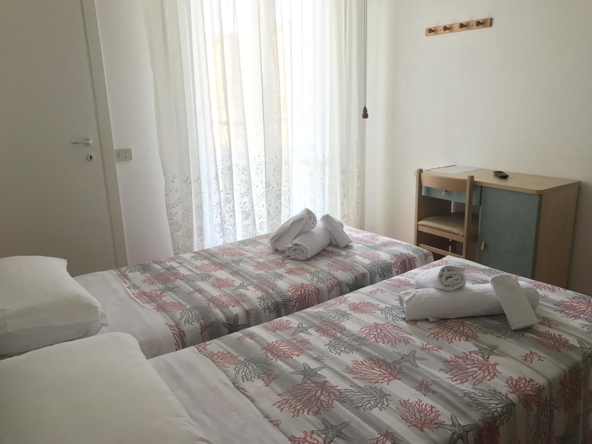 Hotel Villa Vera Римини Экстерьер фото